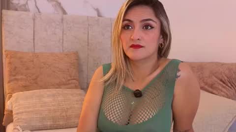 Snapshot of ashley_ruiz_ chatting on February 16, 2026, 8:27 pm Camila online show from February 16, 2026, 8:27 pm