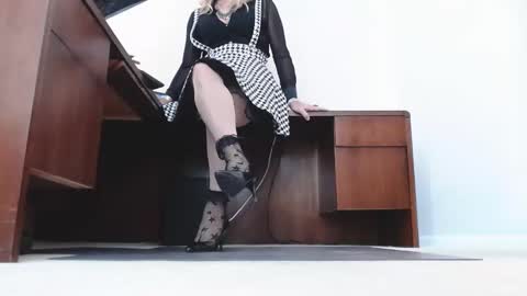 Snapshot of ashleyaki2000 chatting on November 17, 2025, 6:46 pm Ashley Ann online show from November 17, 2025, 6:46 pm