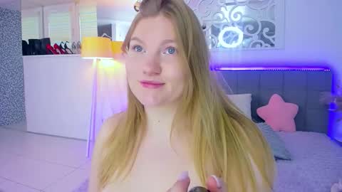 AshleyJonse online show from November 16, 2025, 5:57 am