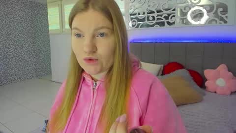 AshleyJonse online show from February 2, 2026, 6:01 am