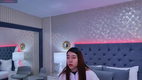 AshleyRoberh online show from February 1, 2026, 12:15 pm