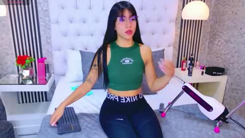 AshleyRoberh online show from May 6, 2026, 2:08 am