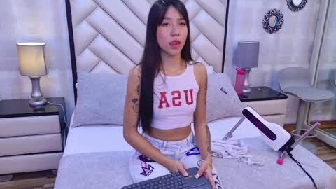 AshleyRoberh online show from May 22, 2026, 7:52 pm
