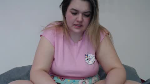 Snapshot of ashleyrosee_ chatting on February 21, 2025, 12:16 am Anite online show from February 21, 2025, 12:16 am