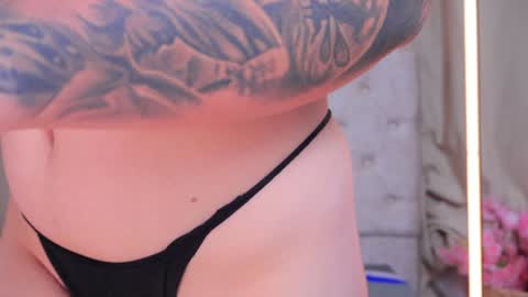 Ashley Lauren online show from December 19, 2024, 7:07 am