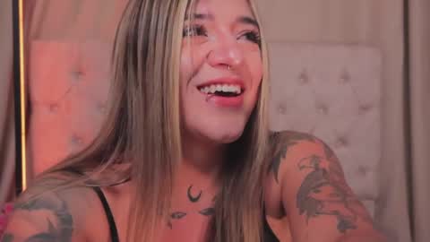 Ashley Lauren online show from February 27, 2025, 4:09 am