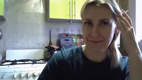 Snapshot of ashleyxhoney chatting on October 24, 2025, 6:43 am AshleyXHoney online show from October 24, 2025, 6:43 am