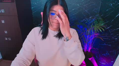 Ashleyy18   online show from September 28, 2025, 9:53 pm