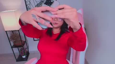 Snapshot of ashleyy18__ chatting on June 20, 2026, 7:05 pm Ashleyy18 online show from June 20, 2026, 7:05 pm