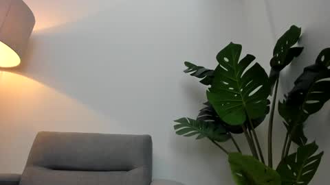 ashllovee online show from January 17, 2025, 1:24 pm