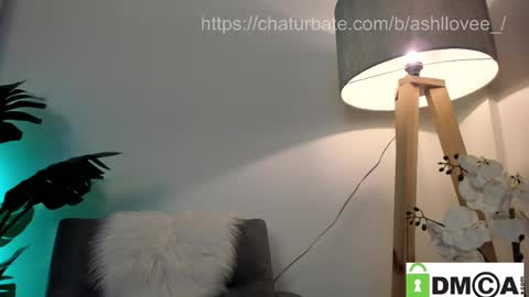 ashllovee online show from February 28, 2025, 1:14 pm