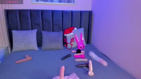 ashlye_miller_ online show from December 5, 2024, 3:37 am