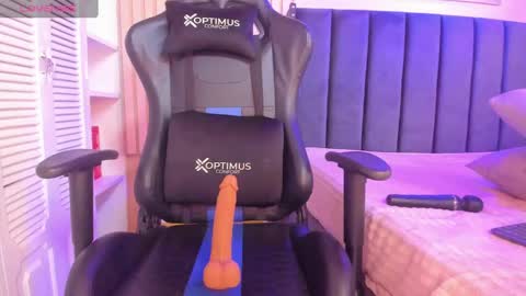 ashlye_miller_ online show from December 17, 2024, 6:45 am