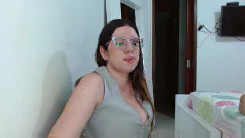 Snapshot of ashlymoon chatting on May 15, 2026, 11:01 pm AshlyMoon online show from May 15, 2026, 11:01 pm