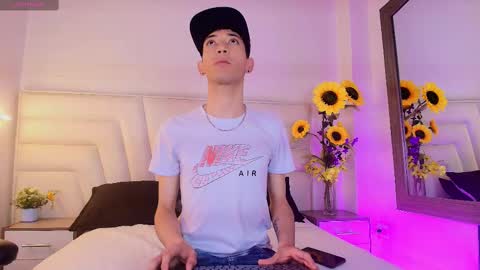 Ashton Myers online show from September 28, 2025, 12:21 pm