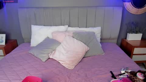 Snapshot of asia_25_ chatting on December 17, 2024, 11:59 pm PAO online show from December 17, 2024, 11:59 pm