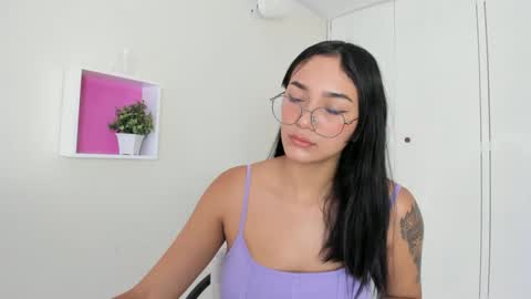 Camila online show from December 17, 2024, 1:49 pm