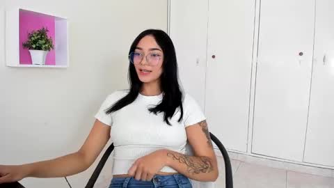 Camila online show from January 9, 2025, 1:02 pm