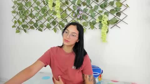 Camila online show from October 15, 2025, 4:07 pm