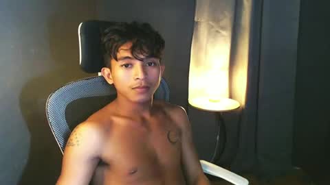 Snapshot of asian_hunk_moreno chatting on June 26, 2026, 5:50 pm Yuri online show from June 26, 2026, 5:50 pm
