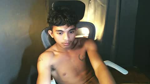Snapshot of asian_hunk_moreno chatting on July 2, 2026, 4:35 pm Yuri online show from July 2, 2026, 4:35 pm