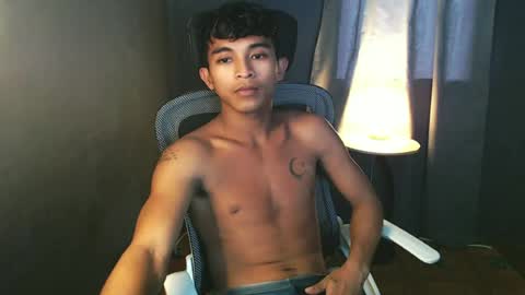 Snapshot of asian_hunk_moreno chatting on July 4, 2026, 8:53 am Yuri online show from July 4, 2026, 8:53 am