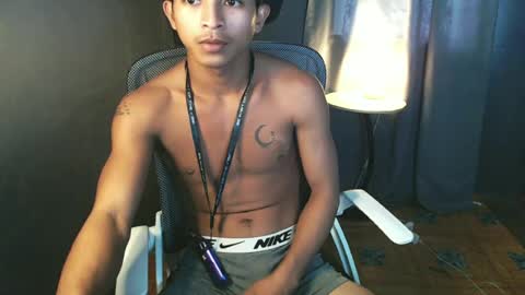 Snapshot of asian_hunk_moreno chatting on July 7, 2026, 7:23 am Yuri online show from July 7, 2026, 7:23 am