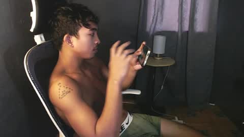 Snapshot of asian_hunk_moreno chatting on July 9, 2026, 7:23 am Yuri online show from July 9, 2026, 7:23 am
