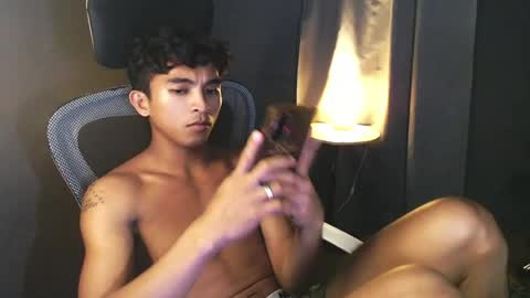 Snapshot of asian_hunk_moreno chatting on July 9, 2026, 7:40 pm Yuri online show from July 9, 2026, 7:40 pm