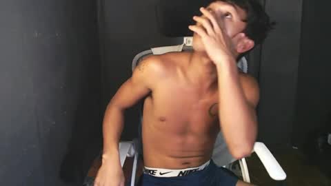 Snapshot of asian_hunk_moreno chatting on July 14, 2026, 12:33 pm Yuri online show from July 14, 2026, 12:33 pm
