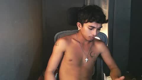 Snapshot of asian_hunk_moreno chatting on July 15, 2026, 5:29 pm Yuri online show from July 15, 2026, 5:29 pm
