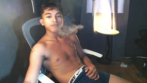 Snapshot of asian_hunk_moreno chatting on July 18, 2026, 7:56 am Yuri online show from July 18, 2026, 7:56 am