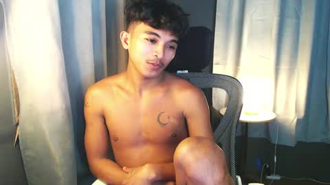 Snapshot of asian_hunk_moreno chatting on July 20, 2026, 4:09 pm Yuri online show from July 20, 2026, 4:09 pm