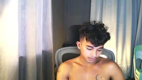Snapshot of asian_hunk_moreno chatting on July 21, 2026, 5:43 am Yuri online show from July 21, 2026, 5:43 am