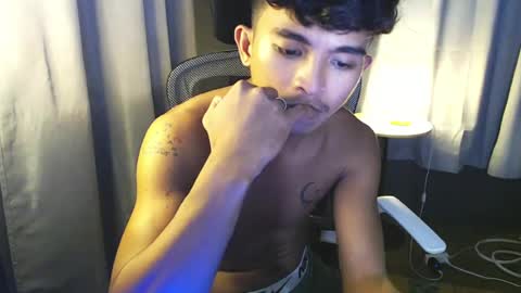 Snapshot of asian_hunk_moreno chatting on July 21, 2026, 6:21 pm Yuri online show from July 21, 2026, 6:21 pm