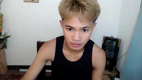 asian_lover05 online show from September 22, 2025, 4:20 pm