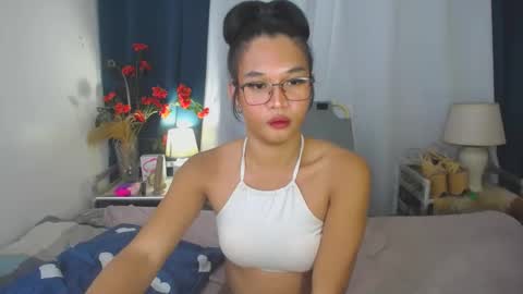 Snapshot of asian_rheian chatting on February 28, 2025, 1:05 am rheian online show from February 28, 2025, 1:05 am