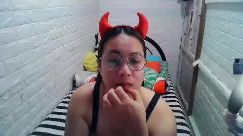 Trixie online show from November 2, 2025, 11:34 am