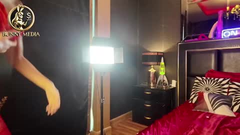 BUNNY WILDER online show from February 9, 2025, 8:44 am