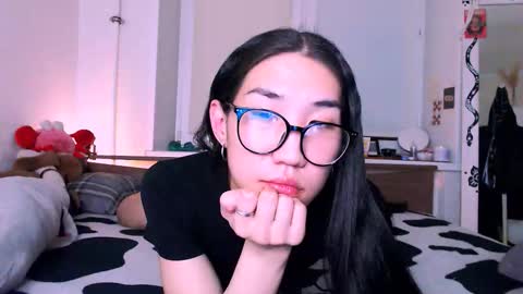 asiancvnt online show from February 10, 2026, 8:13 pm