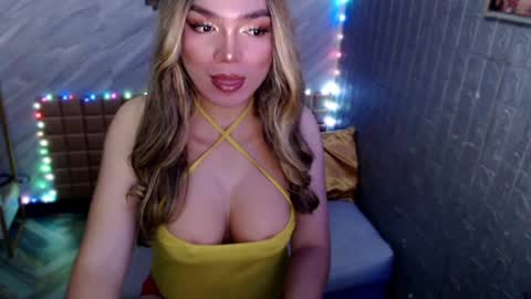 Snapshot of asiandollxxx4u chatting on March 17, 2026, 9:45 am BELLA NOTCH online show from March 17, 2026, 9:45 am