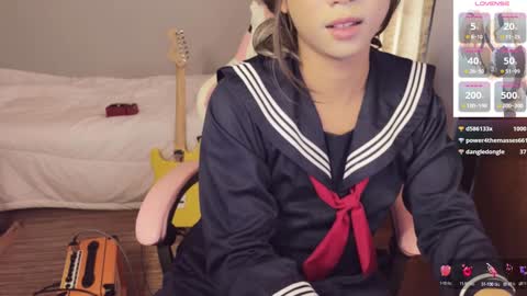 Snapshot of asianfemboycd chatting on December 16, 2024, 7:26 am Emi online show from December 16, 2024, 7:26 am