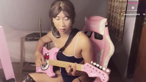 Snapshot of asianfemboycd chatting on February 21, 2025, 4:59 pm Emi online show from February 21, 2025, 4:59 pm