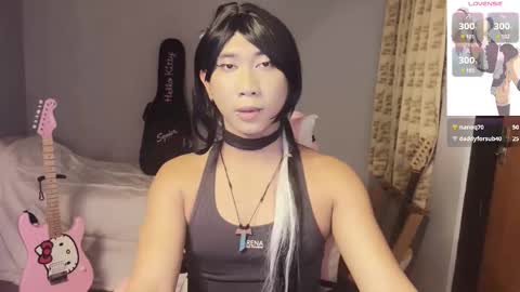 Snapshot of asianfemboycd chatting on November 13, 2025, 3:55 pm Emi online show from November 13, 2025, 3:55 pm