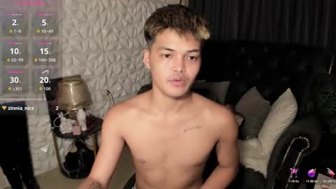 VICTORIA SCOTT online show from December 4, 2025, 7:50 am