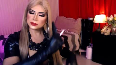 Snapshot of asianlovelykhim chatting on February 14, 2025, 1:40 pm Ara online show from February 14, 2025, 1:40 pm