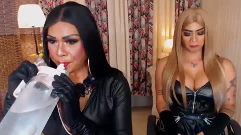 Snapshot of asianlovelykhim chatting on March 3, 2025, 8:11 pm Ara online show from March 3, 2025, 8:11 pm