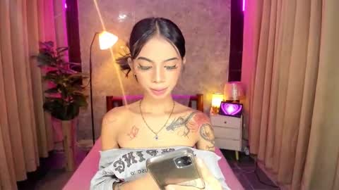 Snapshot of asianprettypetite chatting on November 5, 2025, 6:24 am CHESKA online show from November 5, 2025, 6:24 am