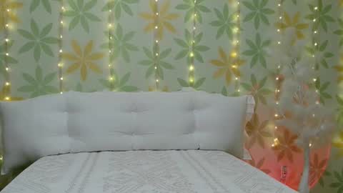 Snapshot of asianshiny chatting on November 14, 2025, 5:55 pm Alice online show from November 14, 2025, 5:55 pm