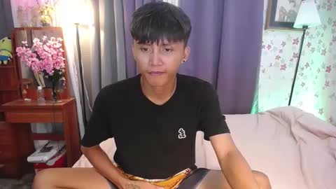 Snapshot of asiansmokeyxx chatting on December 11, 2024, 3:05 pm prince online show from December 11, 2024, 3:05 pm